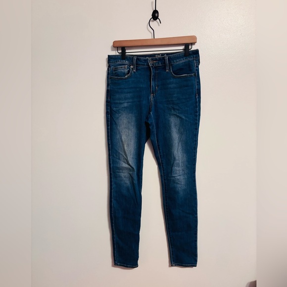 Universal Thread mid rise skinny jeans in medium wash size 6, 28L - Picture 1 of 5